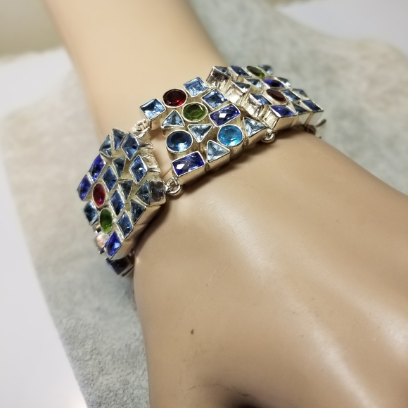 Jewelry - EXCELLENT BRACELET NWOT